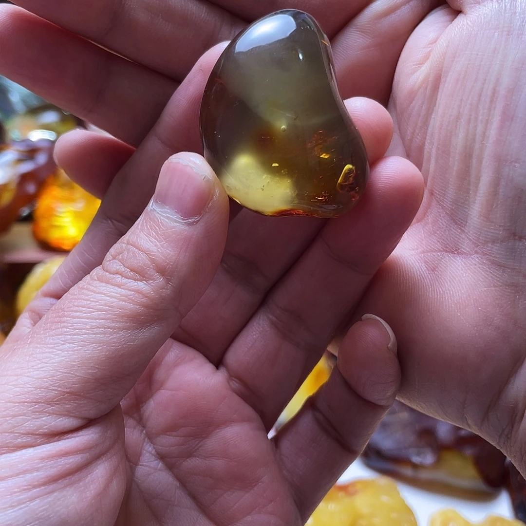 琥珀未镶嵌裸石吊坠