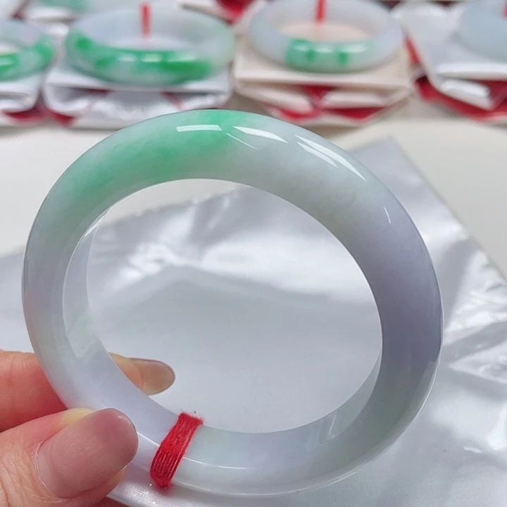 翡翠手镯未镶嵌缅甸翡翠