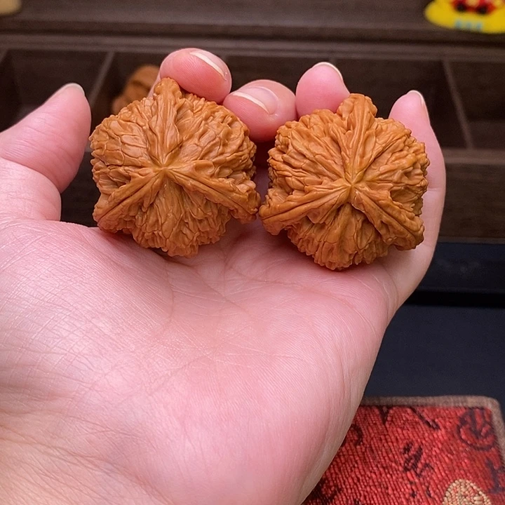 张***歌把件文玩核桃白奔