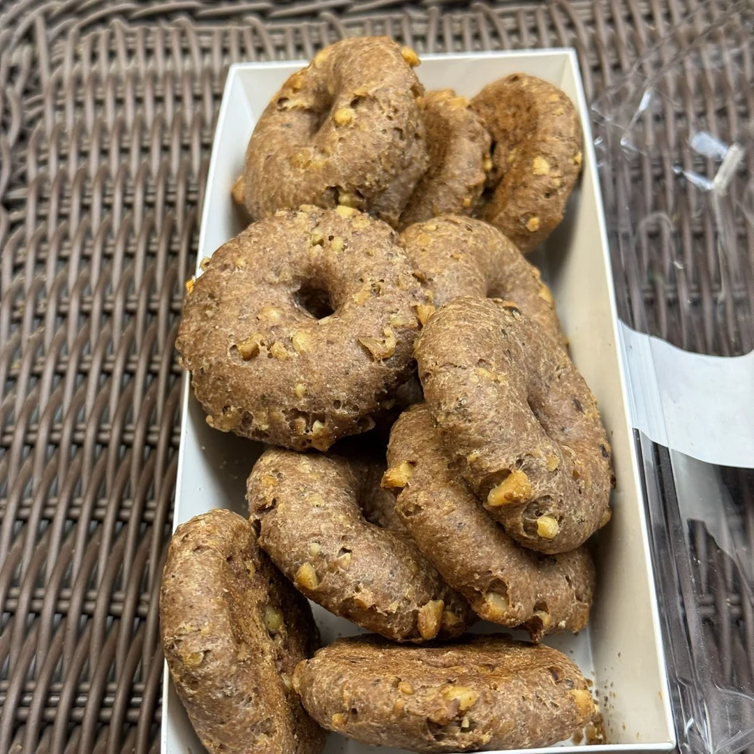 新疆美食疆黑麦馕杂粮坚果馕核桃仁馕玉米馕早餐即食苞谷馕