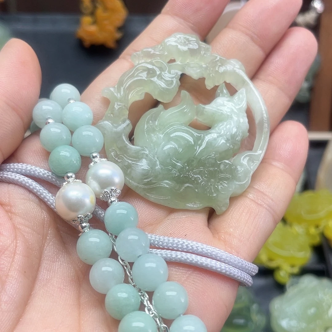 蛇纹石玉未镶嵌颈饰
