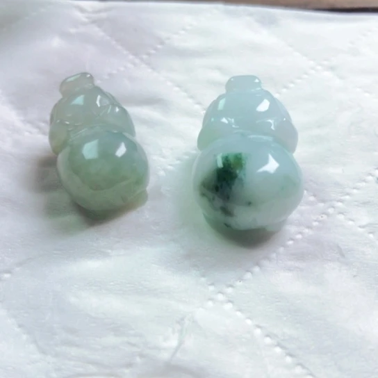 翡翠颈饰未镶嵌百*吊坠2个
