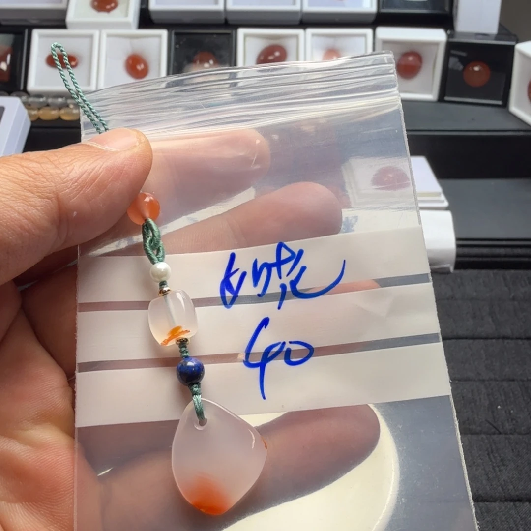 南红玛瑙未镶嵌颈饰