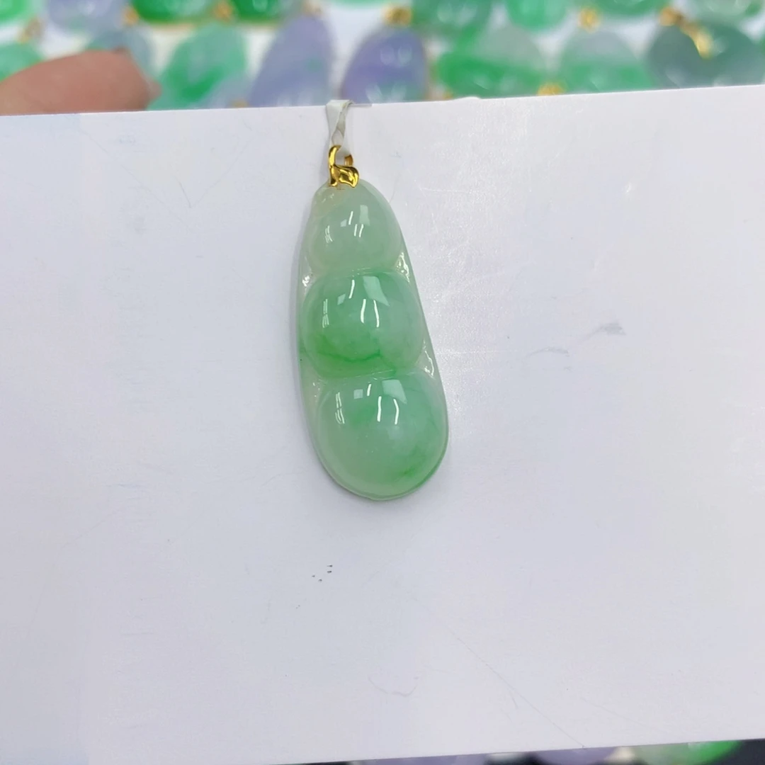 翡翠18K金镶嵌颈饰翡翠