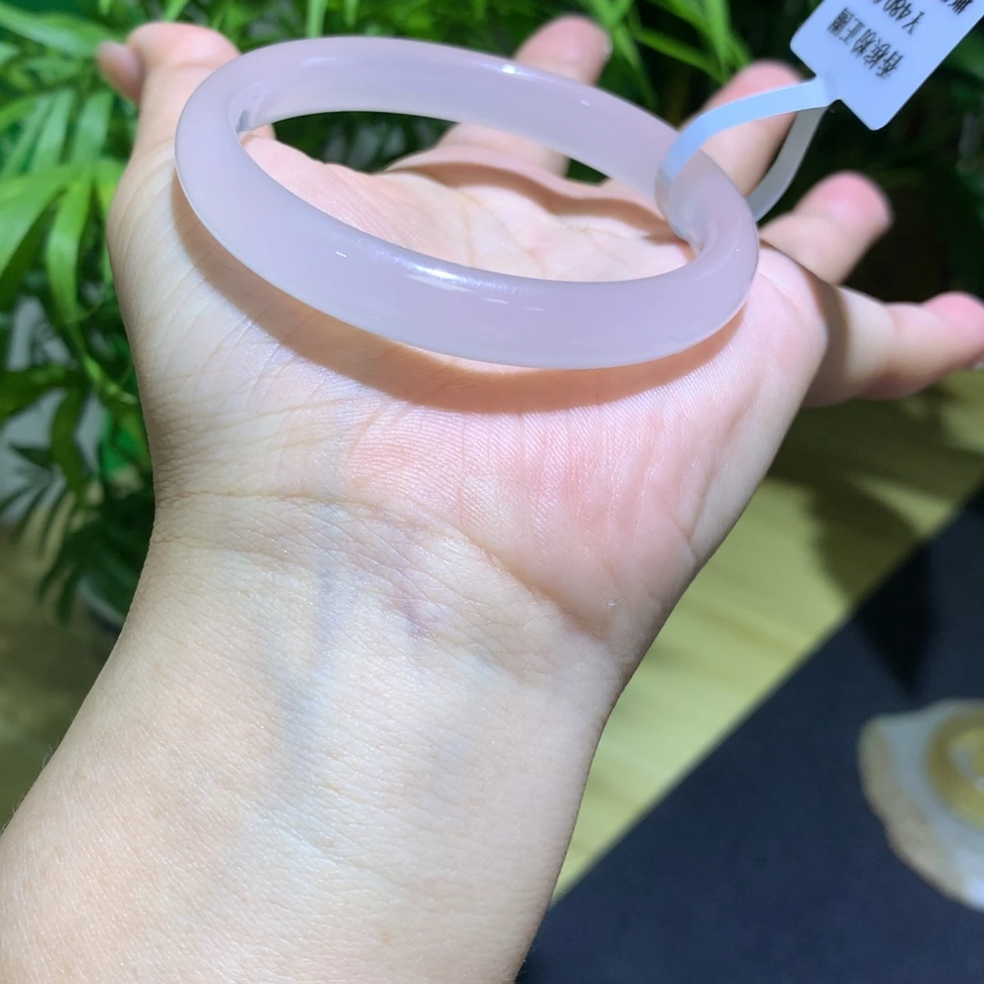 玛瑙/玉髓未镶嵌手镯藕粉