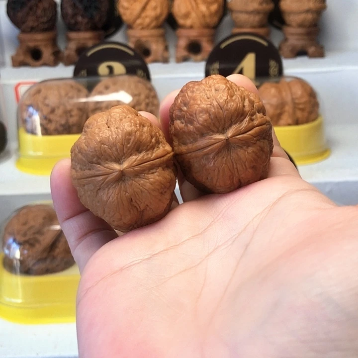 吊坠文玩核桃自**✰云南铁核桃
