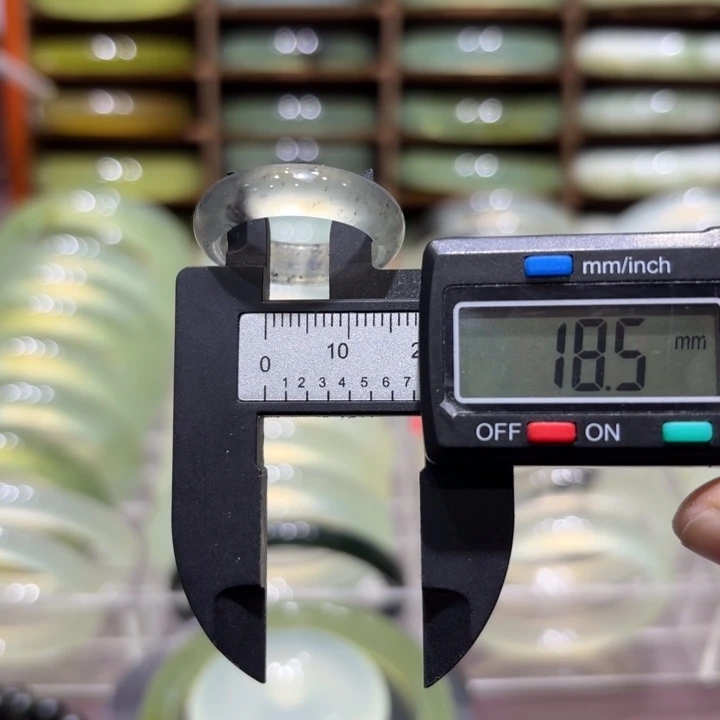 未镶嵌岫玉手镯天然