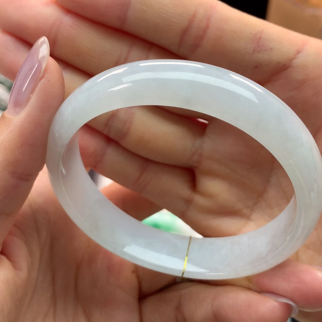 翡翠手镯未镶嵌葡*?天然缅甸翡翠手镯