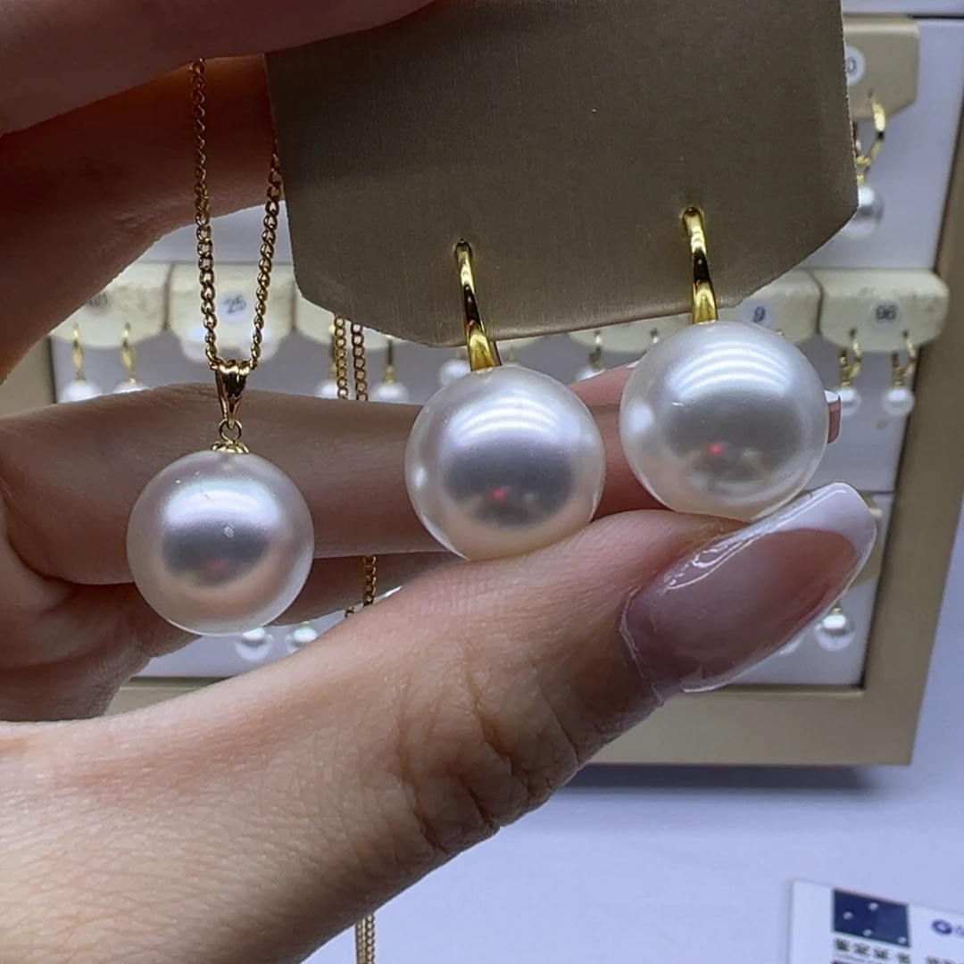 18K金镶嵌淡水珍珠吊坠(赠链)