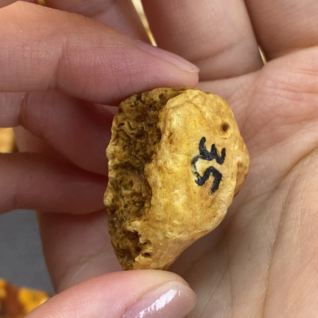 定制琥珀未镶嵌蜜蜡