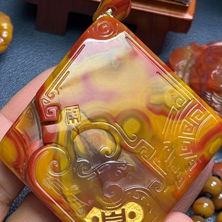 用***4玛瑙/玉髓未镶嵌颈饰