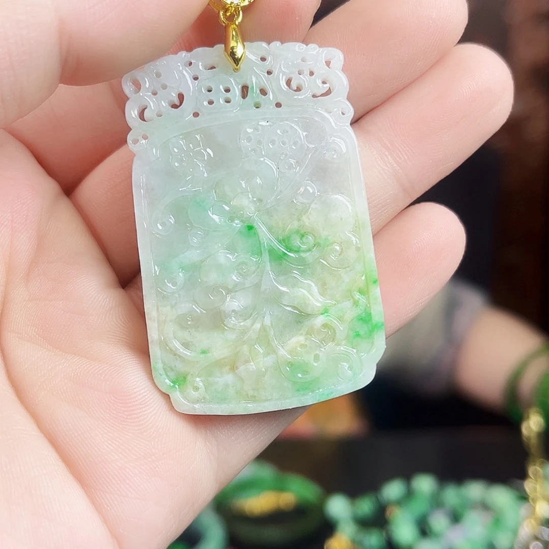 翡翠颈饰未镶嵌吊坠