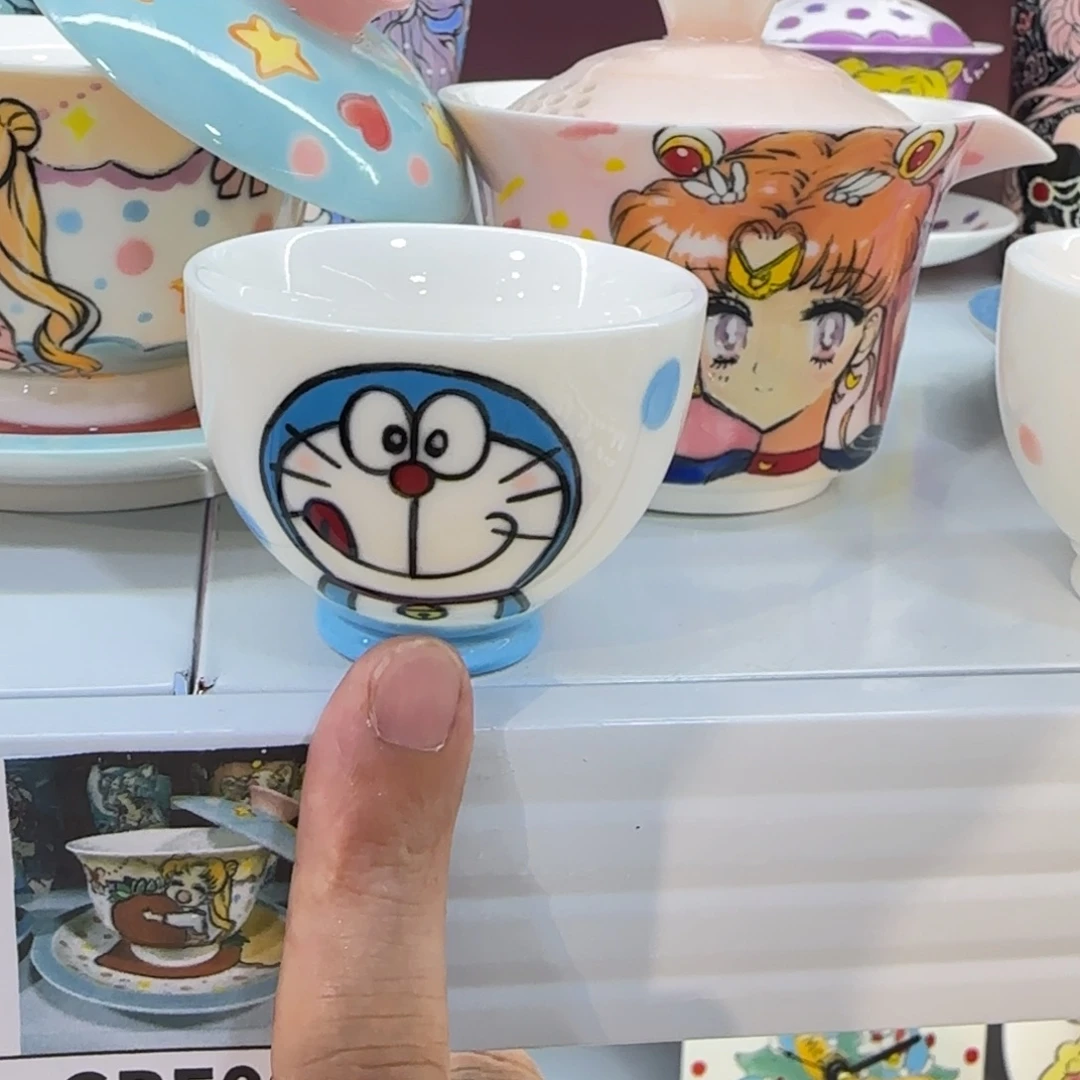 都是釉下彩手绘陶瓷