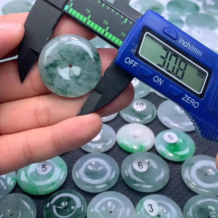 翡翠颈饰未镶嵌缅甸天然A货翡翠