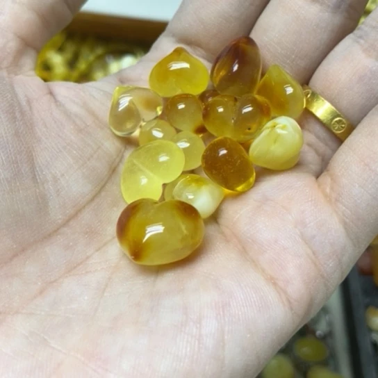 蜜蜡未镶嵌裸石多样性发货其一