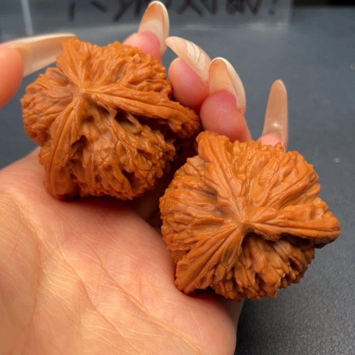 S***k文玩核桃吊坠白狮子