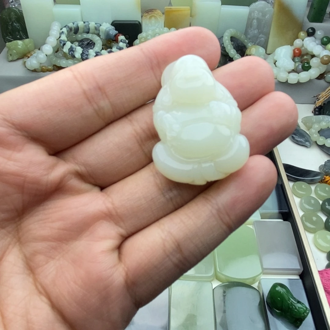 现***寞颈饰未镶嵌和田玉