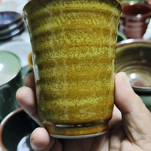 瓷片瓷片，各种摆件，均有瑕疵。沙锅！
