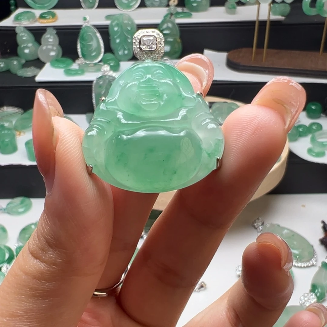 不***事石英质玉（非洲翠）未镶嵌颈饰