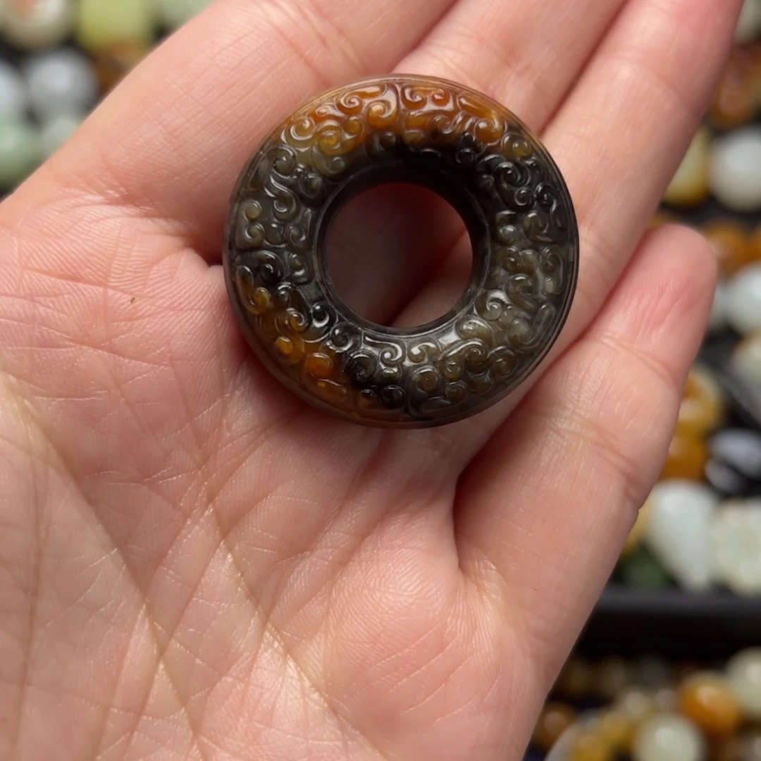 和田玉颈饰未镶嵌天**阔