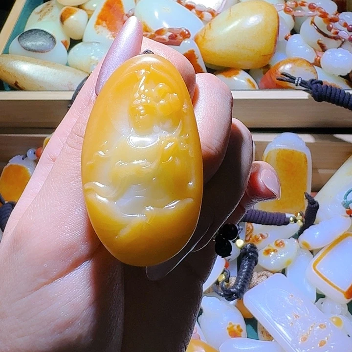 和田玉挂件未镶嵌苏**龙