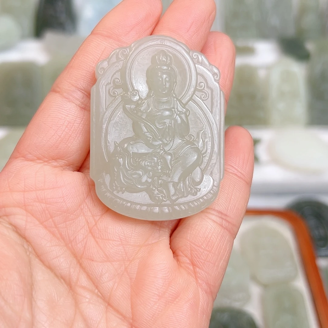 颈饰未镶嵌和田玉君*