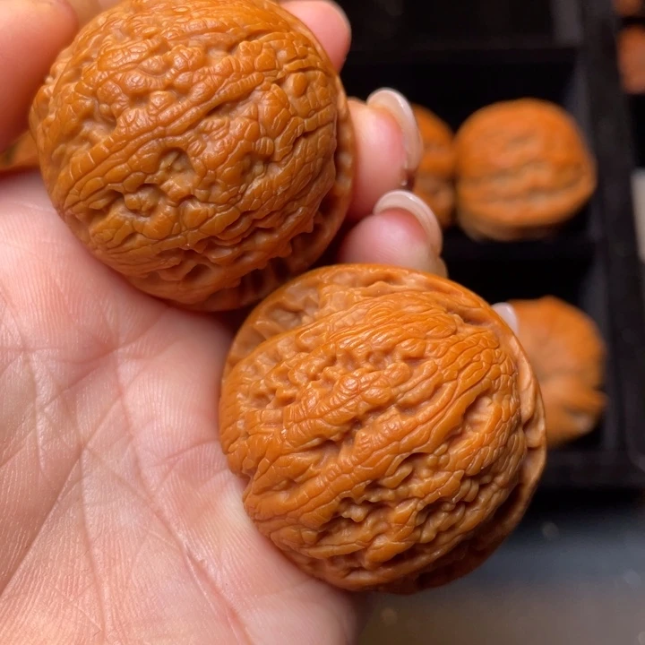 文玩核桃把件秦岭野生核桃