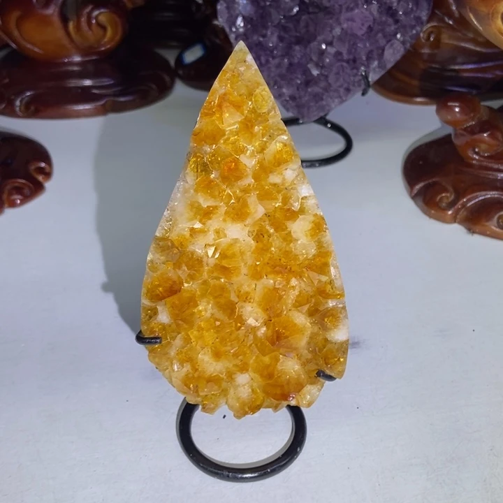 紫晶未镶嵌大型摆件（非配饰）小潘