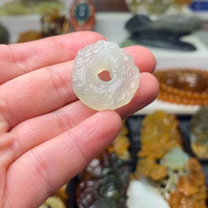 蛇纹石玉未镶嵌挂件