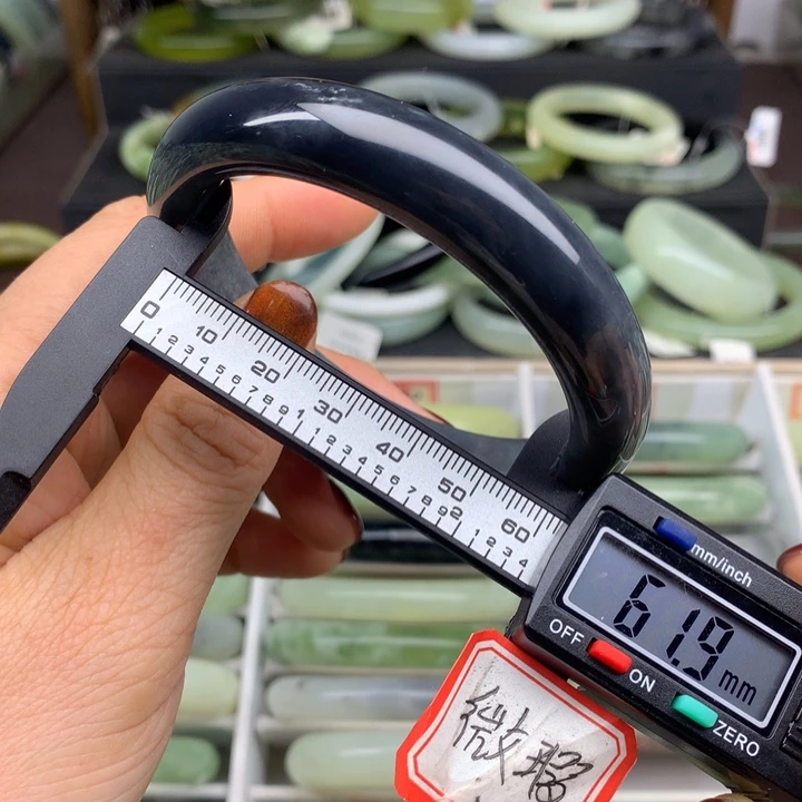 蛇纹石玉未镶嵌手镯544