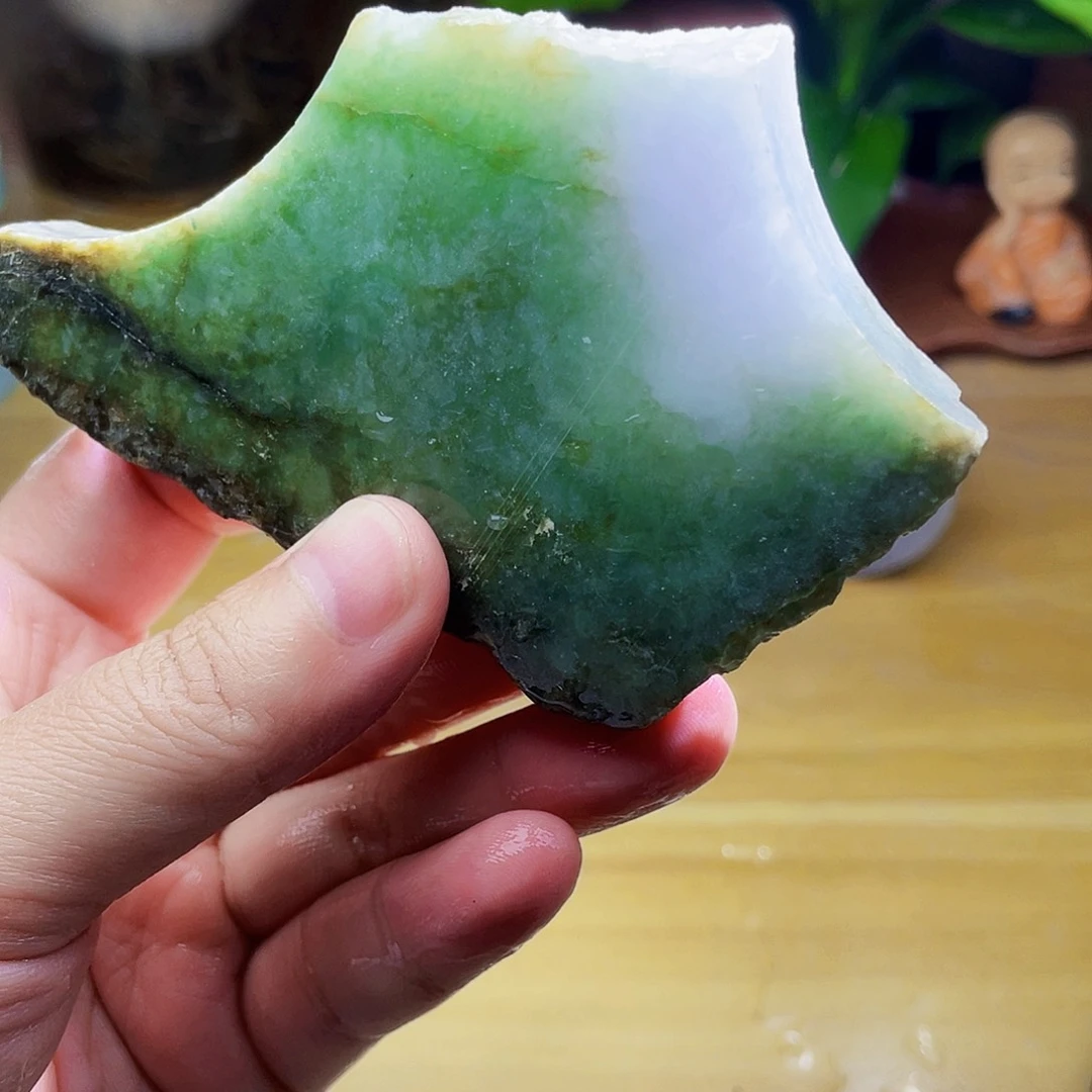 翡翠未镶嵌颈饰毛料5