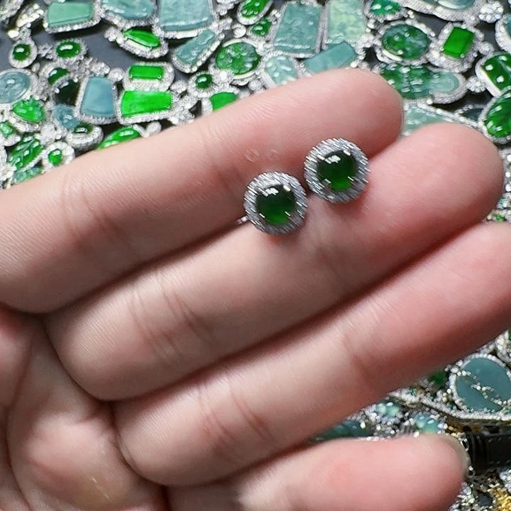 翡翠颈饰未镶嵌天然A货翡翠放漏