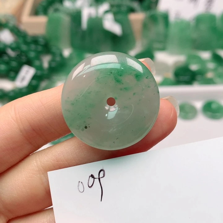 石英质玉颈饰未镶嵌玥**弯