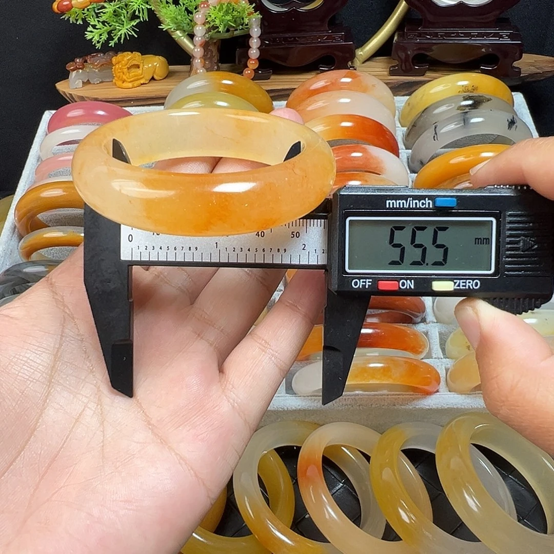 石英质玉（黄龙玉）未镶嵌手镯