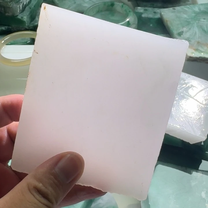 勤****定制石英质玉（非洲翠）