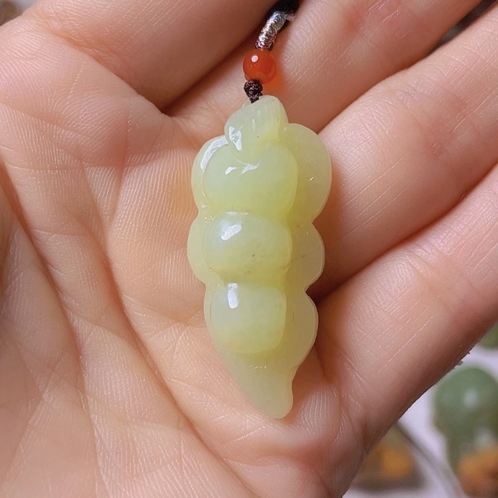 岫岩河磨玉（透闪石质玉）未镶嵌把件