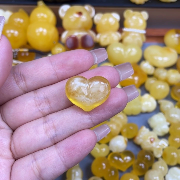 琥珀未镶嵌珠宝奇石