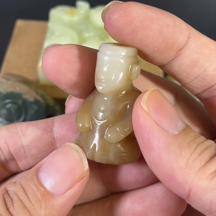 无***，和田玉（糖玉）未镶嵌挂件