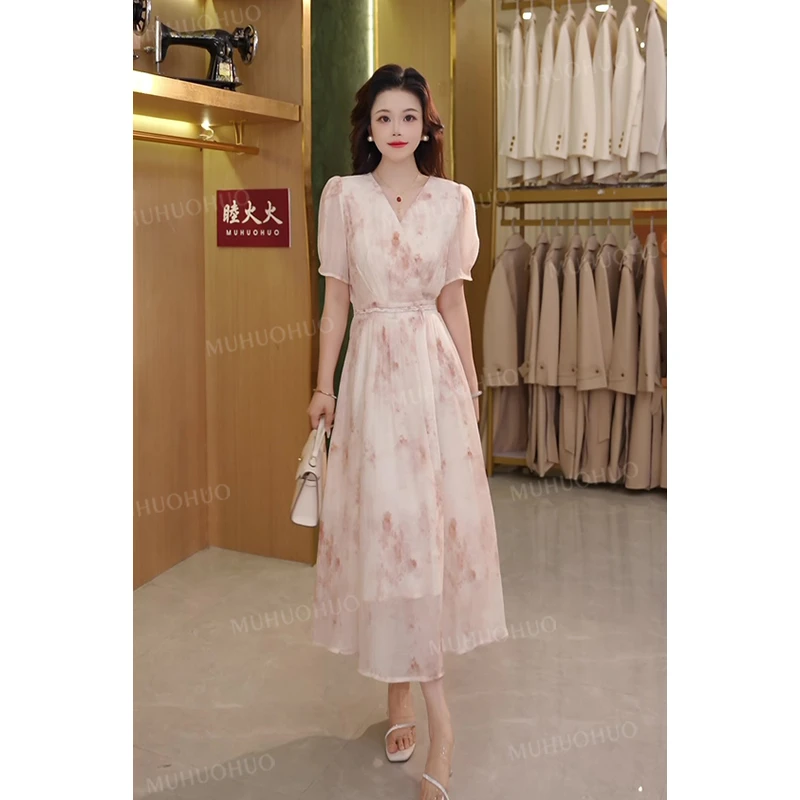 2025夏季新款V领水墨印花气质女生收腰显瘦中长款连衣裙