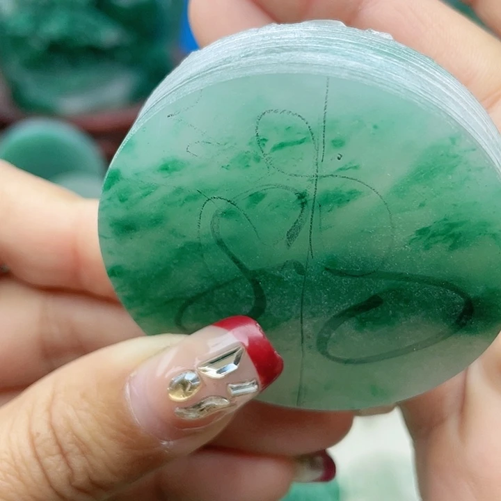 未镶嵌定制石英质玉（非洲翠）香**合