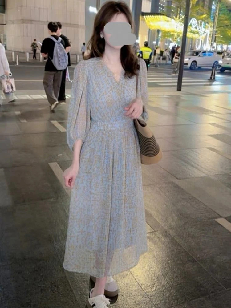 【棋特】欧若风夏季新品碎花V领七分灯笼袖连衣裙收腰显瘦9988