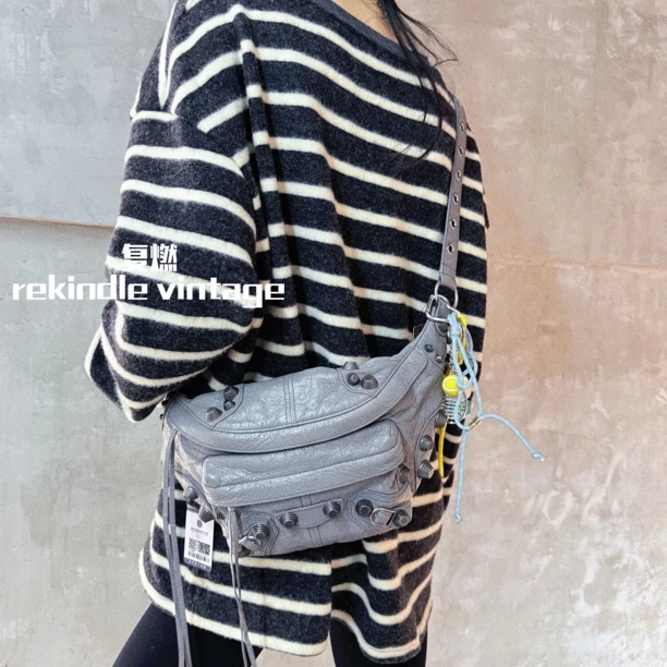 95新 Balenciaga/巴黎世家 复燃精选/灰色lecagole men腰包