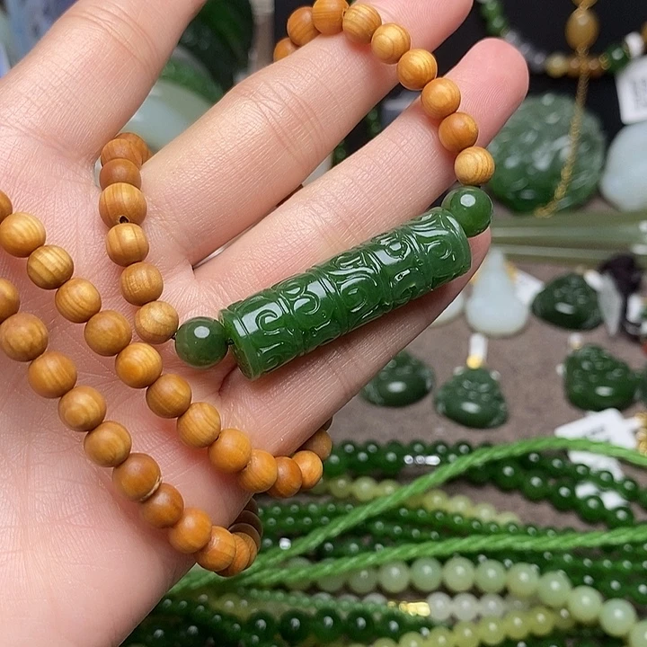 和田玉未镶嵌颈饰