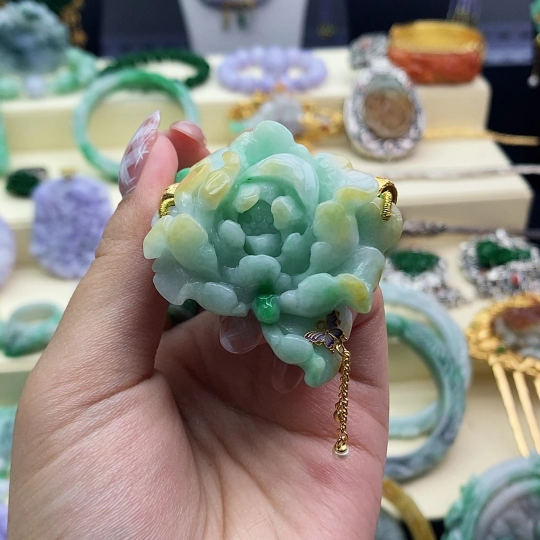 翡翠未镶嵌吊坠(不含链)?****间