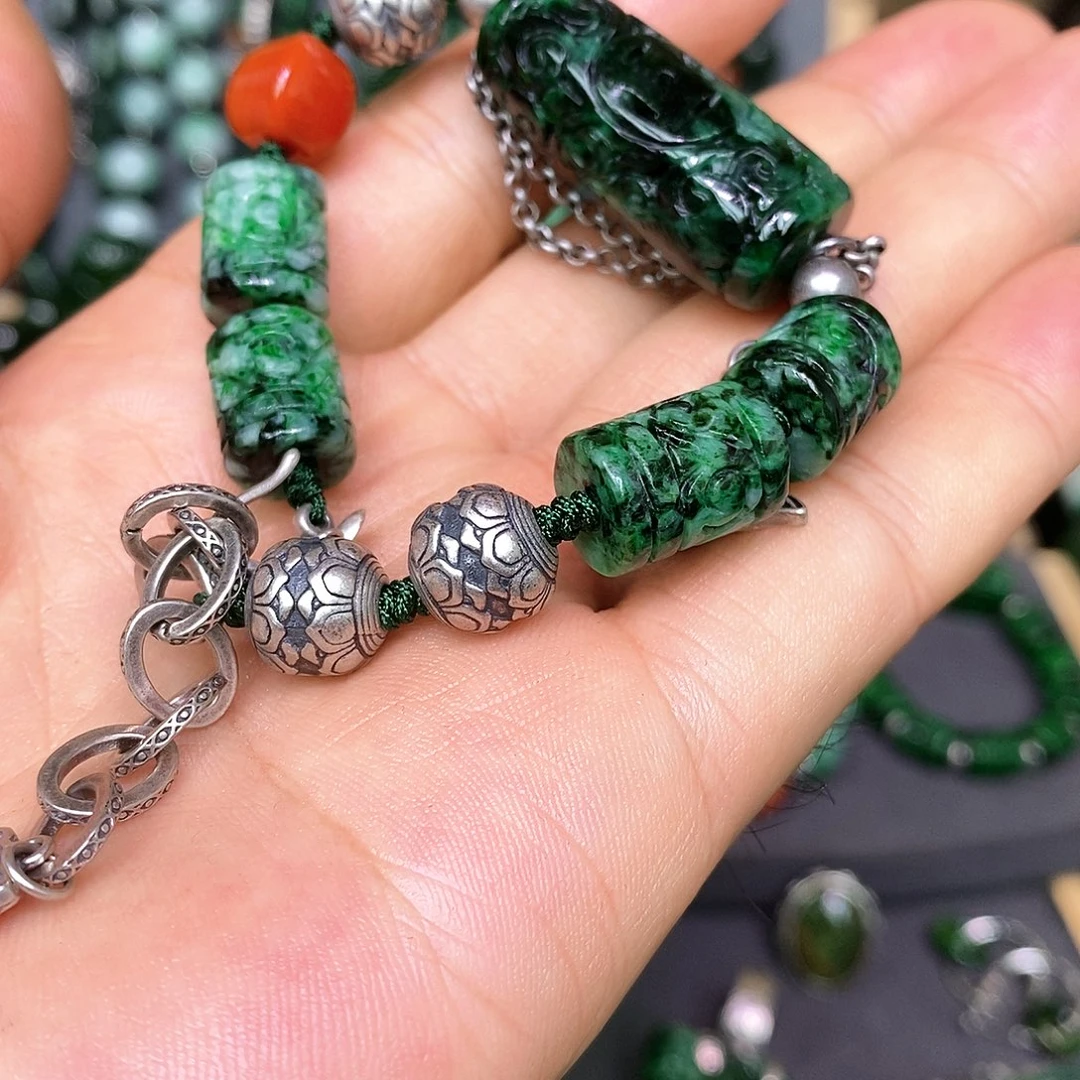 未镶嵌手链翡翠漂亮美眉