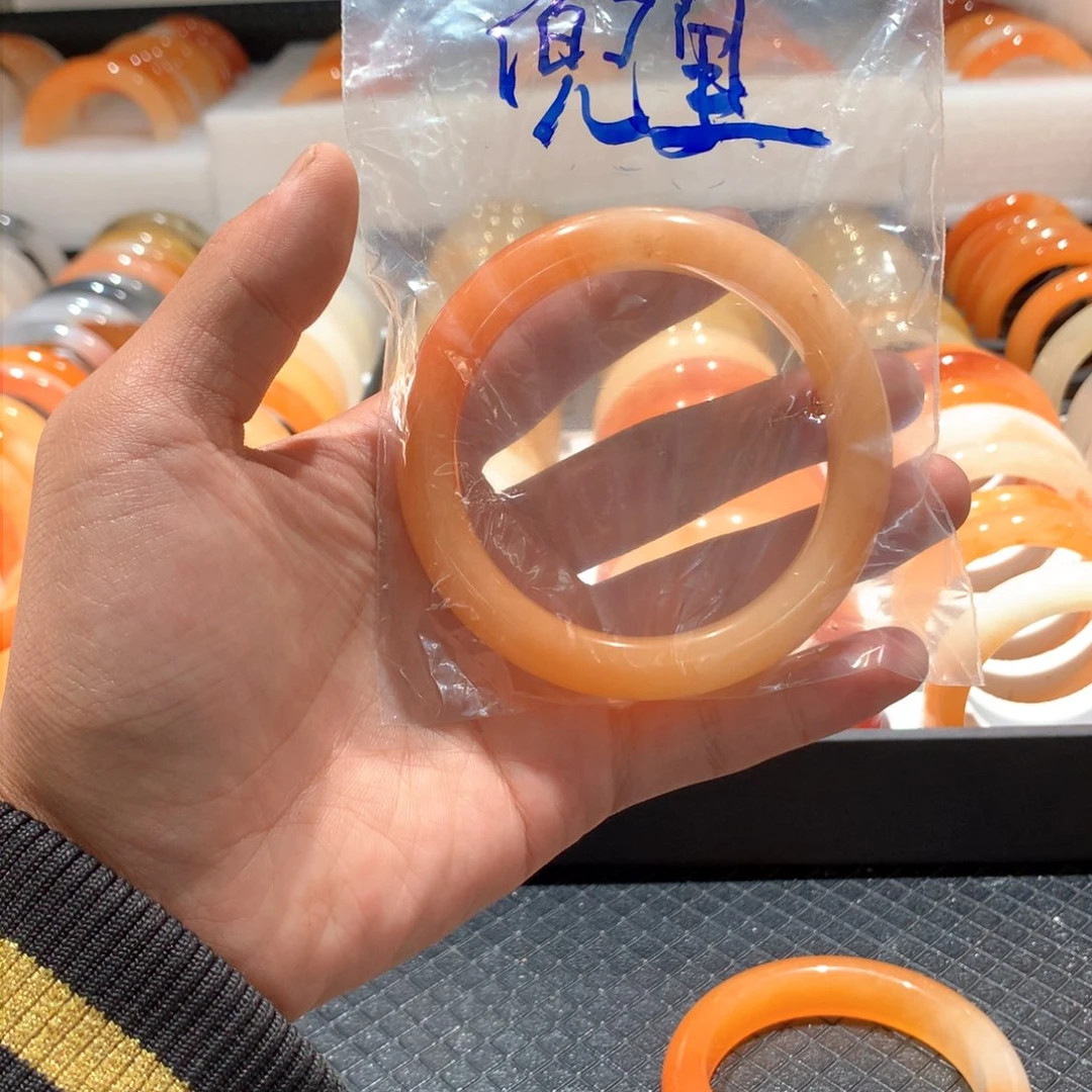 未镶嵌手镯石英质玉2