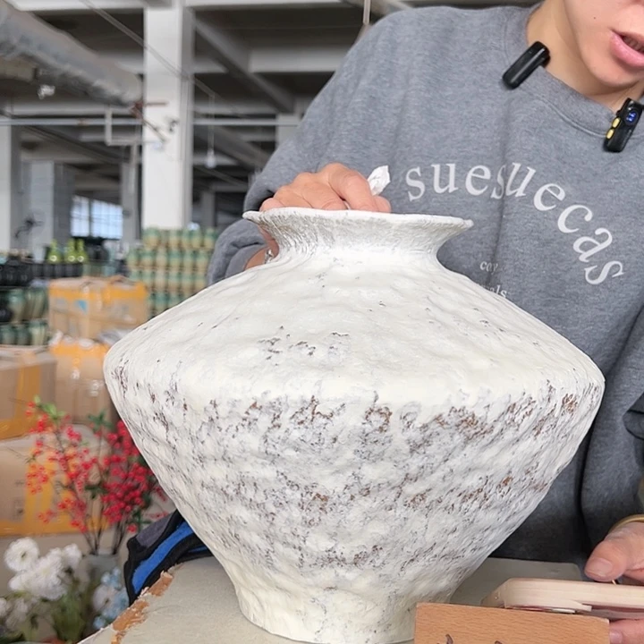 景德镇陶瓷花瓶工厂