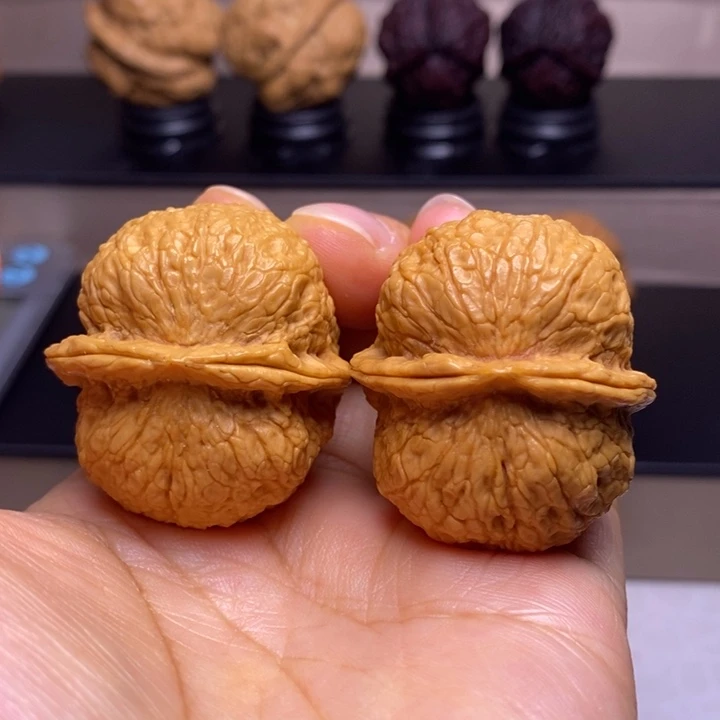 文玩核桃把件铁狮子35