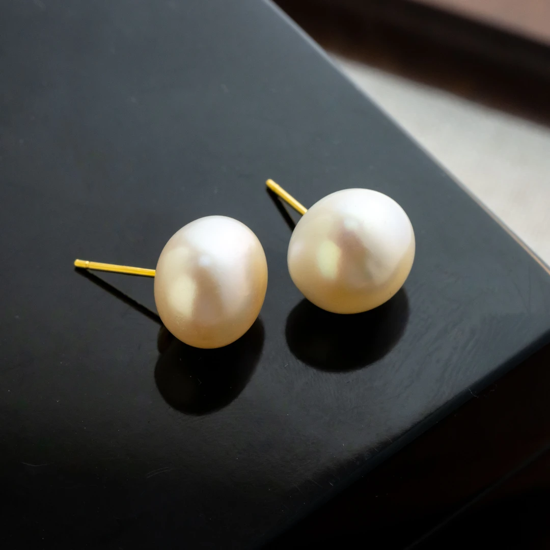 S925银镀金珍珠圆面包时尚简约送礼女款耳钉（大号）