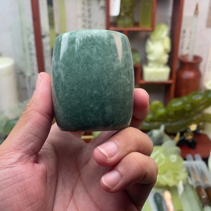 未镶嵌蛇纹石玉四大名玉杯子